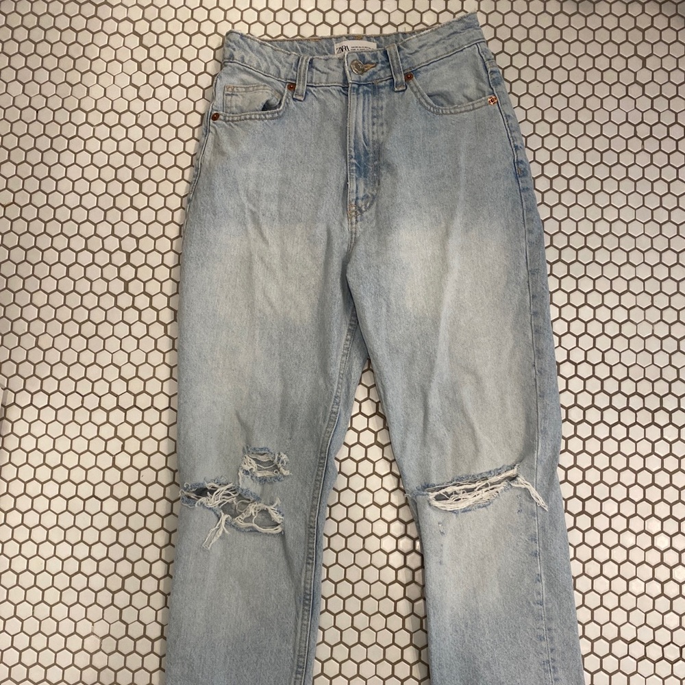 Zara light wash mom jeans